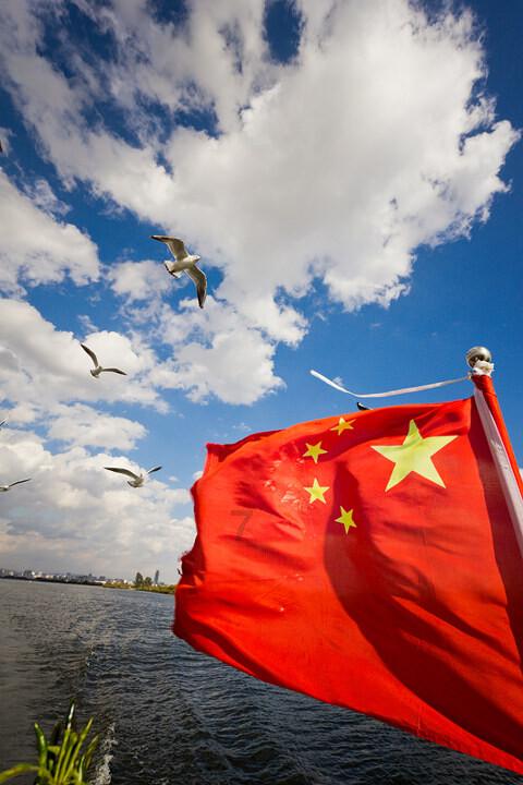 电脑无法开机~ 出现蓝屏并显示 a problem has been detected...是什么原因？游戏画面